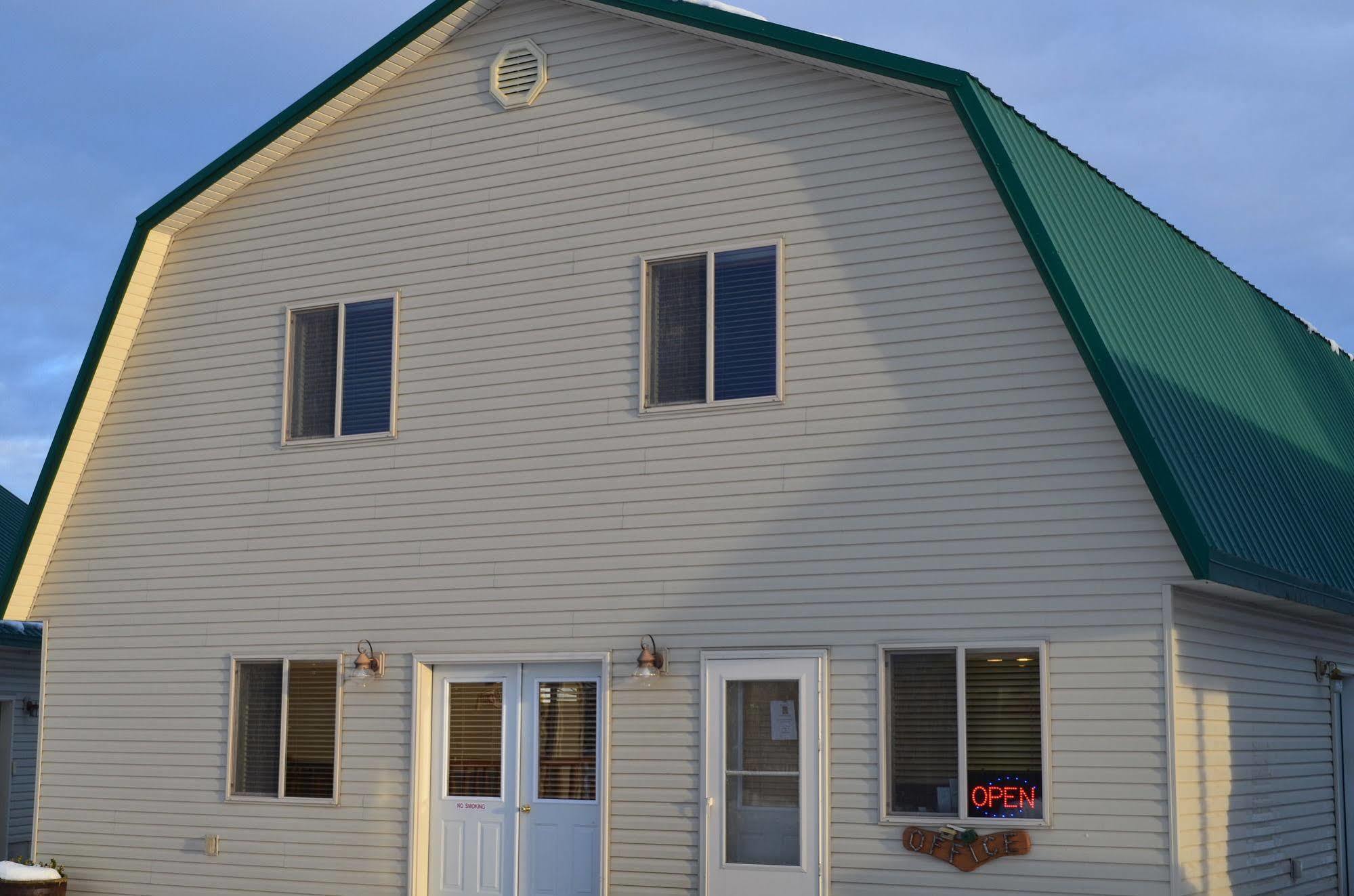 Sleepy J Cabins Swan Valley Exterior foto