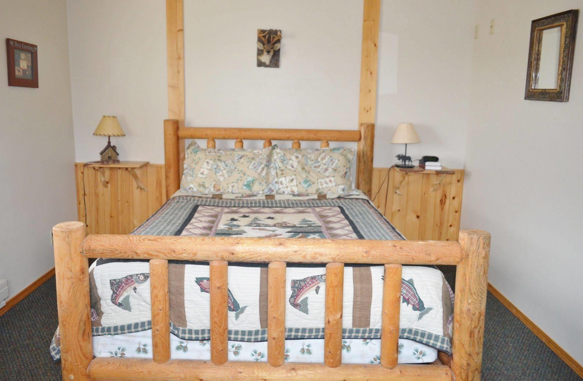 Sleepy J Cabins Swan Valley Exterior foto
